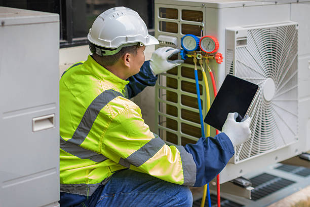 Professional Ac Installation technician working in Linden, TX